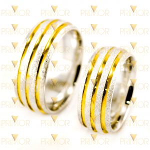 Aliança em Prata Diamantada Arredondada Detalhe Triplo Ouro PT011