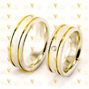 Aliança em Prata Diamantada Reta com Detalhe Duplo em Ouro PT014