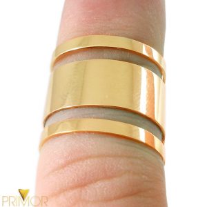 Anel de ouro todo vazado e ajustável no dedo com 2cm comprimento AN037