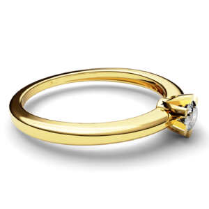 Anel solitário em ouro arredondado com garras vazadas e retas DB005