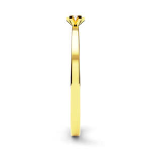 Anel solitário em ouro modelo tradicional com pedra central AN011