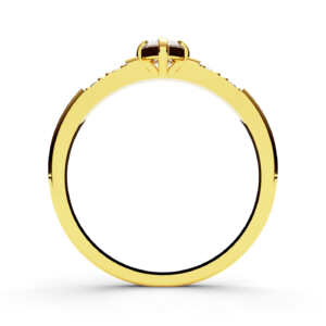 Anel solitário em ouro polido com pedra principal e nas laterais DB012