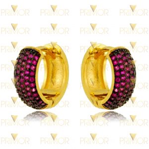 Brinco em ouro formato de argola com rubis e ródio negro BR018