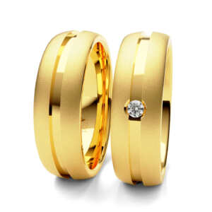 Par de Alianças em ouro modelo Frésia friso largo AL035