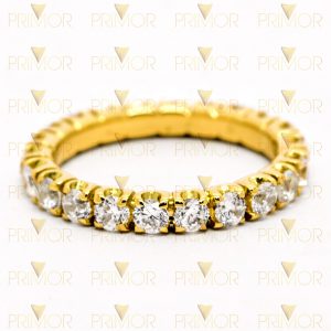 Meia aliança em ouro luxuosa com volta completa pedras MA017